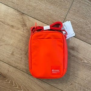 Lululemon crossbody solar orange